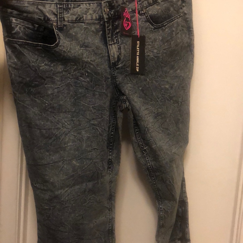 Stiletto Ankle Zip Jeans